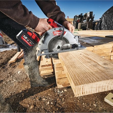 Milwaukee М18 FUEL™ Кружна пила од 66 mm за дрво и пластика Milwaukee М18 FUEL™ Кружна пила од 66 mm за дрво и пластика